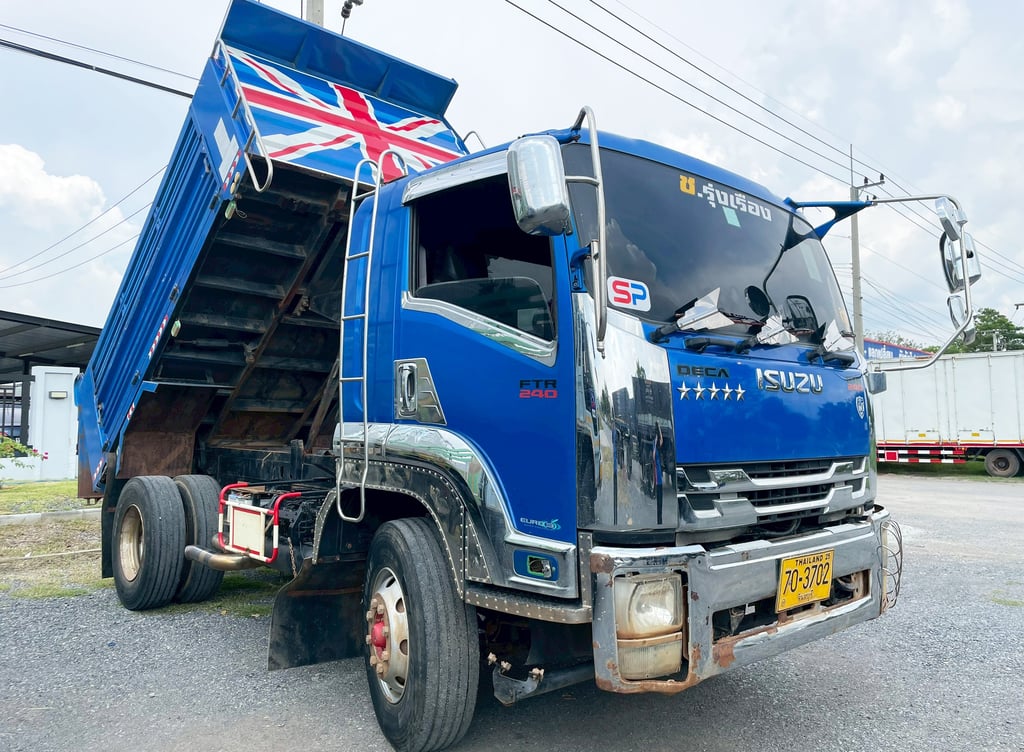 6 ล้อ ดั้ม น้ำเงินนำทรัพย์ ISUZU FTR 240 แรง ปี 58 ยาว 3.8 x 2.2 m 6 ล้อ ดั้ม น้ำเงินนำทรัพย์ ISUZU FTR 240 แรง ปี 58 ยาว 3.8 x 2.2 m
