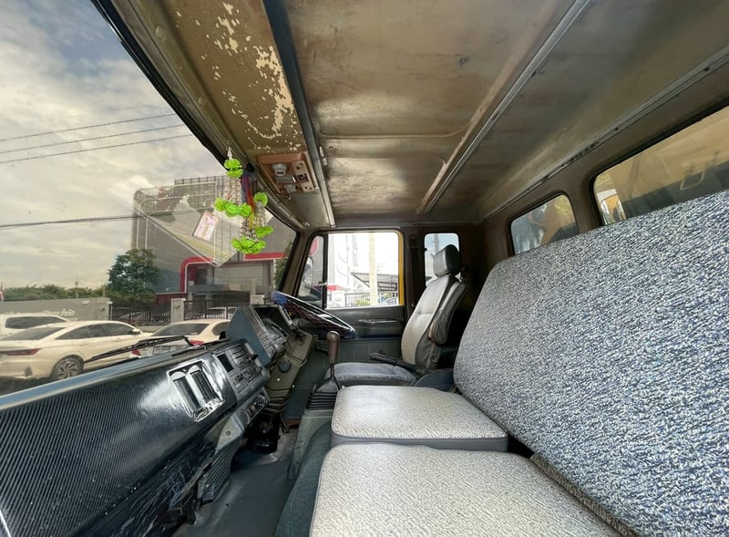 6 ล้อ ดั้ม เหลืองเรืองทรัพย์ ISUZU FRR 195 แรง ปี 48 6 ล้อ ดั้ม เหลืองเรืองทรัพย์ ISUZU FRR 195 แรง ปี 48