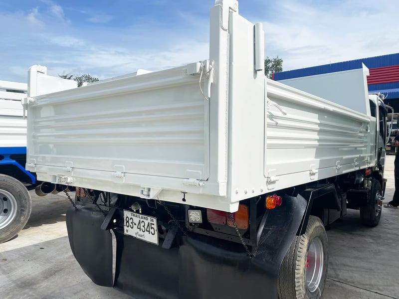 ISUZU NPR75 150 แรง ปี 55 ยาว 3.8 ม.กว้าง 2.3 ม.