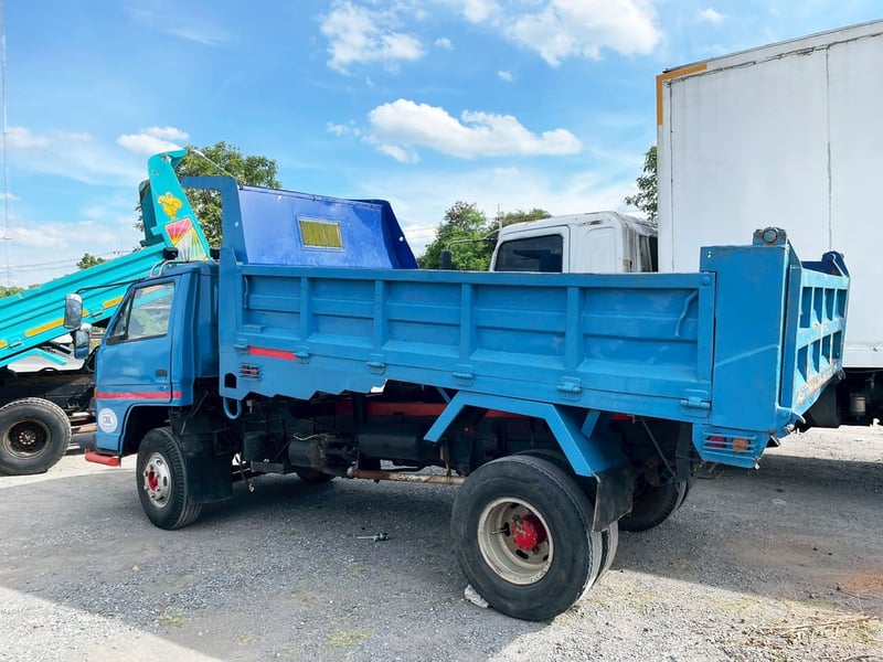 6 ล้อ ดั้ม น้ำเงิน นำทรัพย์ มาแล้ว  ISUZU NPR 115 แรง ปี 33