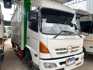 6 ล้อ ตู้บรรทุกเขียว ขาว 10 บาน  HINO FC4J 144 แรง ปี 47