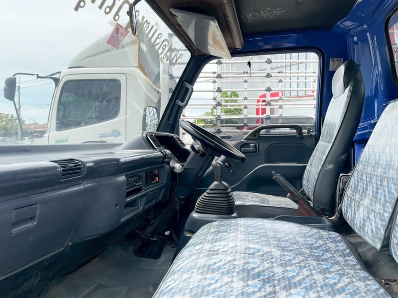 6 ล้อ ดั้ม น้ำเงิน ISUZU NPR 130 แรง ปี 44 ยาว 4.4 x 2.1 m 