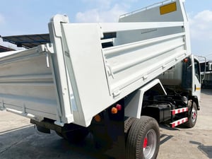 6 ล้อดั้ม ขาวรับทรัพย์ ISUZU NQR 175 แรง ปี 57 6 ล้อดั้ม ขาวรับทรัพย์ ISUZU NQR 175 แรง ปี 57