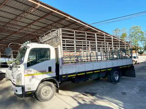 6 ล้อ คอกสูง FRR90 210 แรง ปี 54 ยาว 6.5 x 2.3 x 2.1 m.