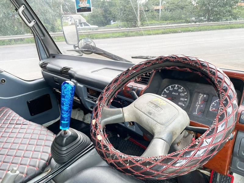 ISUZU NQR 175 แรงม้า รถบรรทุก 6ล้อ ดั้มพ์ ปี 2554