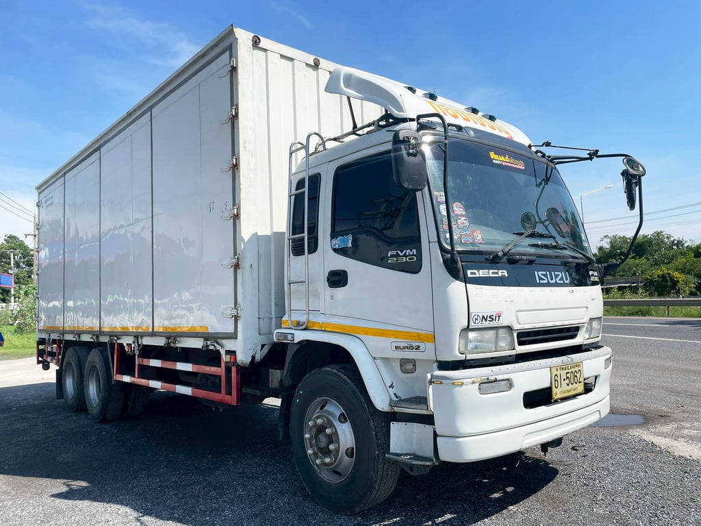 10 ล้อ ตู้ทึบ ISUZU FVM32 230 แรง ปี 49 10 ล้อ ตู้ทึบ ISUZU FVM32 230 แรง ปี 49