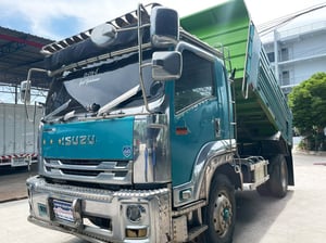 6 ล้อดั้ม เขียวมิ้นต์ ISUZU FTR 240 แรง ปี 57 ยาว 4.2 x 2.2 m 