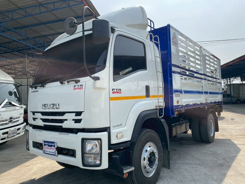 ISUZU FTR 6 ล้อดั้มเกษตร 240 แรงปี 61 
ยาว 5.30 ม.กว้าง 2.50 ม.
