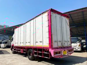 6 ล้อ ตู้บรรทุก 10 บาน  ISUZU FTR 240 แรง ปี 56