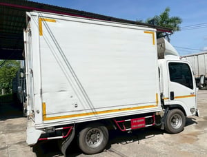 4 ล้อ ตู้บรรทุก ISUZU NLR 130 แรง ปี 56 4 ล้อ ตู้บรรทุก ISUZU NLR 130 แรง ปี 56