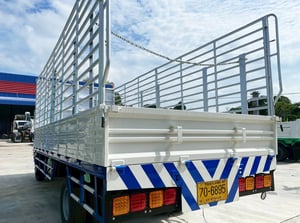 6 ล้อคอก HINO FC4J 144 แรง ปี 48
ยาว 5.5 x 2.4 m เครื่องเดิม 6 ล้อคอก HINO FC4J 144 แรง ปี 48
ยาว 5.5 x 2.4 m เครื่องเดิม