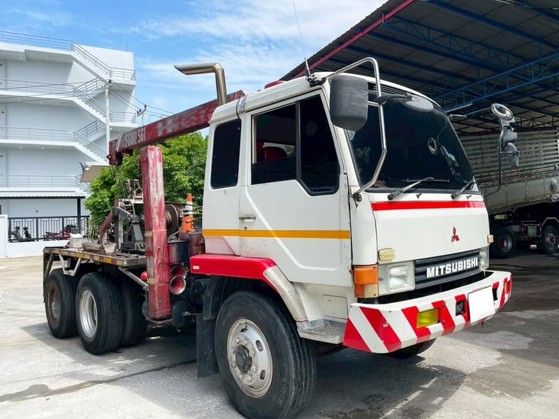 รถบรรทุก 10 ล้อ เฉพาะกิจ รถยก  MITSUBISHI FN527 220 แรง ปี 45