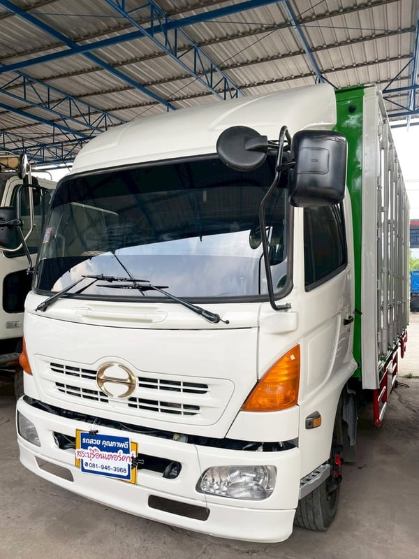 6 ล้อ ตู้บรรทุกเขียว ขาว 10 บาน  HINO FC4J 144 แรง ปี 47