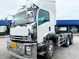 10 หัวลาก ขาวมากทรัพย์  ISUZU FTR 240 แรง ปี 55 ทำสีใหม่รอบคัน