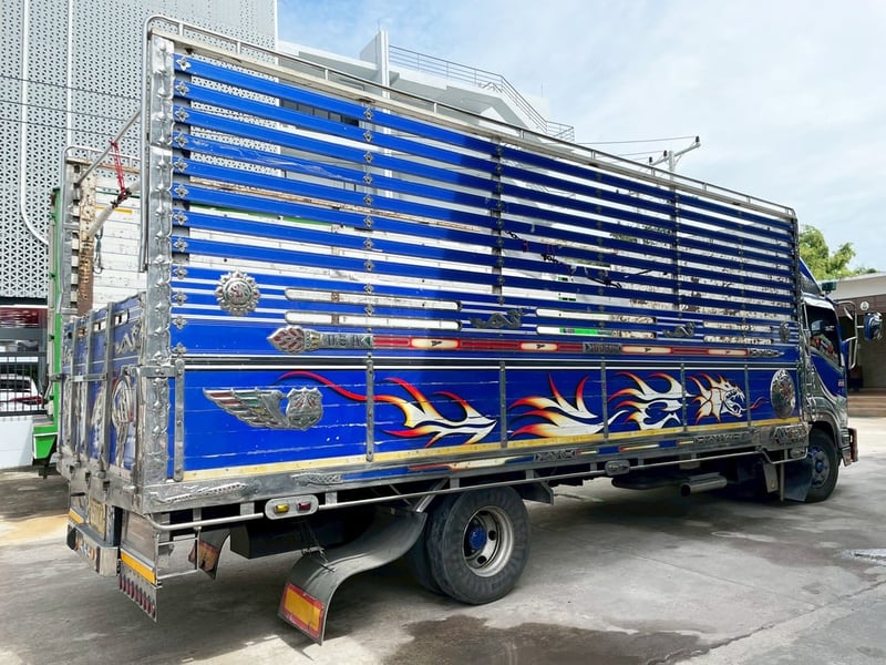 6 ล้อ คอก น้ำเงินนำทรัพย์  ISUZU FRR 210 แรง ปี 59