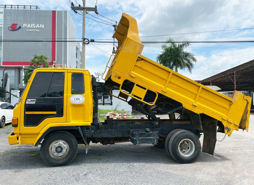 6 ล้อ ดั้ม  เหลืองเรืองทรัพย์ ISUZU FRR 195 แรง ปี 48
