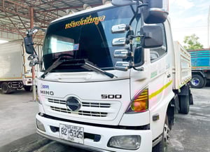 6 ล้อ ดั้มขาว  HINO FC9J 175 แรง ปี 57 ยาว 3.8 x 2.3 ม.