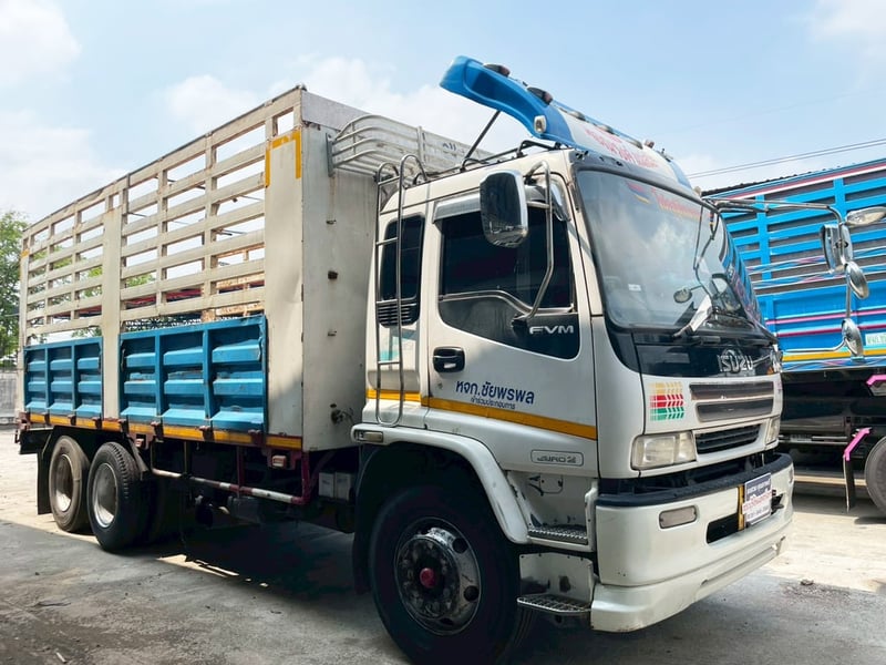 สิบล้อล่อง  มาอีกคันแล้ว  ISUZU FVM  200 แรง ปี 50