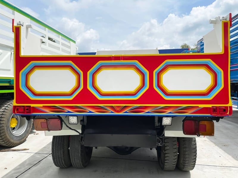 ISUZU NQR 175 แรงม้า รถบรรทุก 6ล้อ ดั้มพ์ ปี 2554