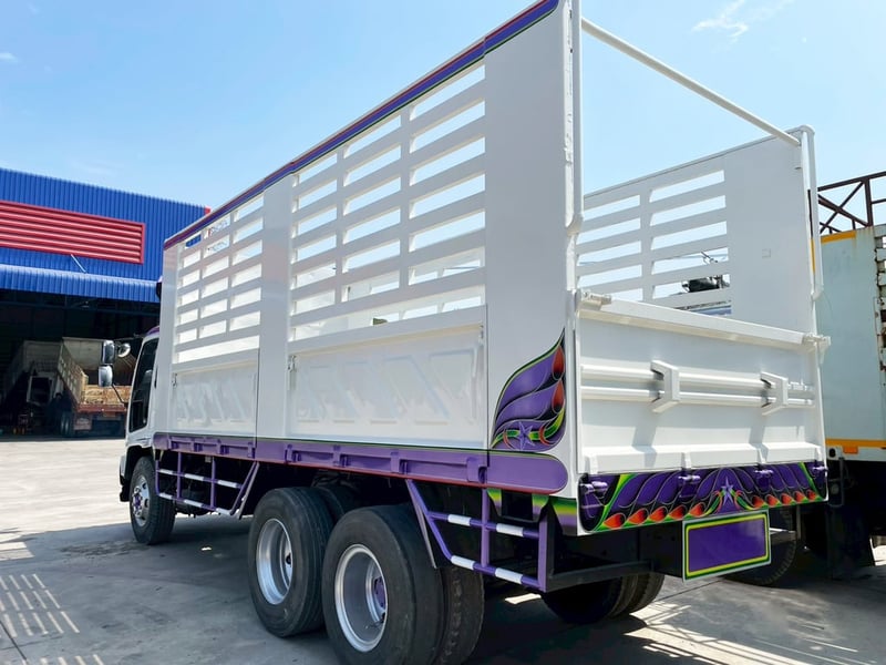 10 ล้อ คอกสูง ISUZU FVM 195 แรง ปี 43 6 x 2.5 x 2 m