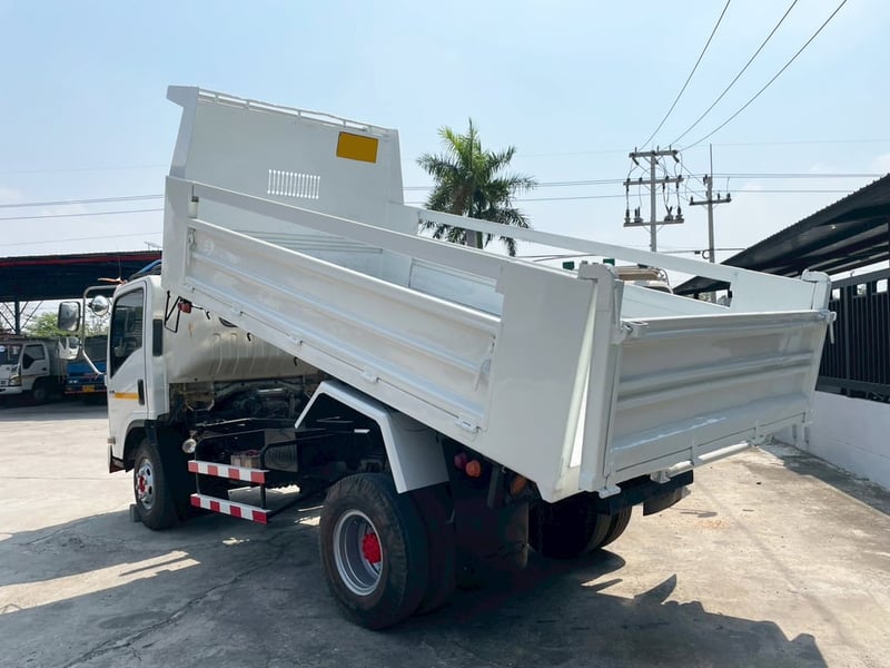 6 ล้อดั้ม ขาวรับทรัพย์ ISUZU NQR 175 แรง ปี 57 6 ล้อดั้ม ขาวรับทรัพย์ ISUZU NQR 175 แรง ปี 57