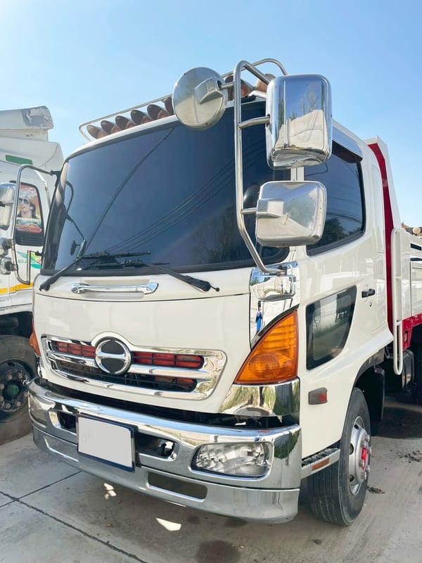 6 ล้อ ดั้ม HINO FD1J 210 แรง ปี 60 ยาว 4 x 2.2 m พร้อมใช้งาน