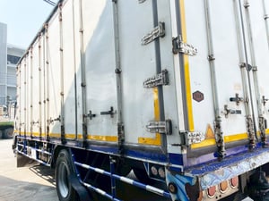 6 ล้อ ตู้บรรทุก 10 บาน มาแล้ว🚛 ISUZU FTR 240 แรง ปี 56 6 ล้อ ตู้บรรทุก 10 บาน มาแล้ว🚛 ISUZU FTR 240 แรง ปี 56