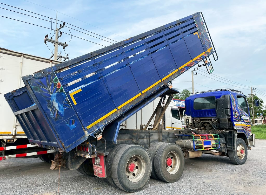 10 ล้อ ดั้ม แม่ลูก ISUZU FXZ 360 แรง ปี 52 เกียร์เดิม พร้อมใช้งาน