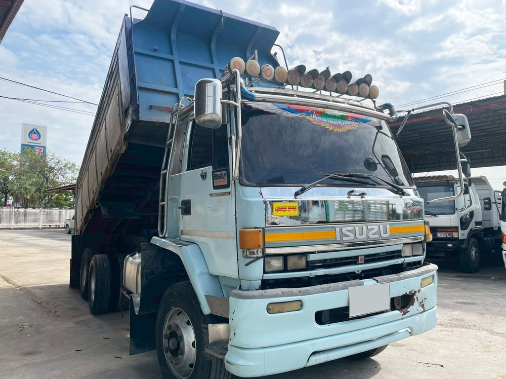 สิบล้อ เข้ามาอีกแล้ว  ISUZU FXZ 240 แรง ปี 44