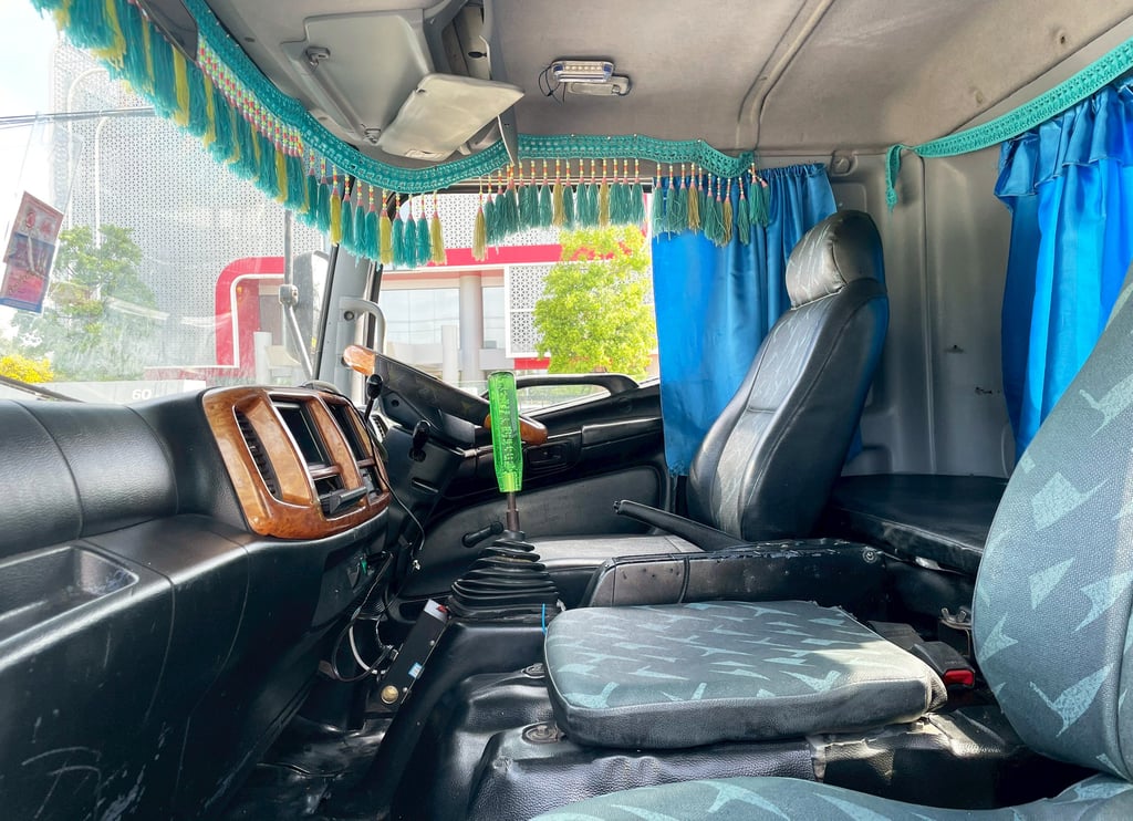 รถ 10 ล้อ หัวลาก HINO FM2P 314 แรง ปี 48 รถ 10 ล้อ หัวลาก HINO FM2P 314 แรง ปี 48