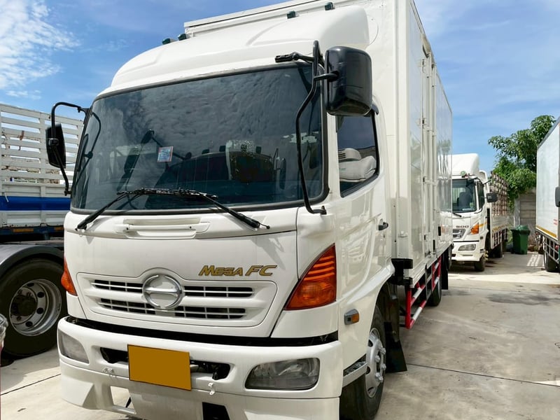 6 ล้อ ตู้บรรทุกขาว HINO FC4J 144 แรง ปี 47 6 ล้อ ตู้บรรทุกขาว HINO FC4J 144 แรง ปี 47