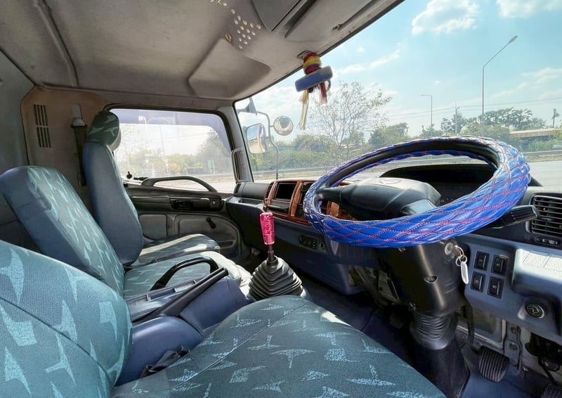 6 ล้อ ตู้บรรทุก  HINO FC4J 144 แรง ปี 48 