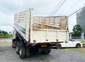 MITSHUBISHI FN527 220 แรง ปี 37