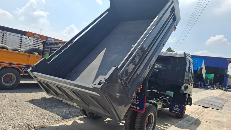 6 ล้อ ดั้ม ISUZU FRR 195 แรง ปี 13 6 ล้อ ดั้ม ISUZU FRR 195 แรง ปี 13