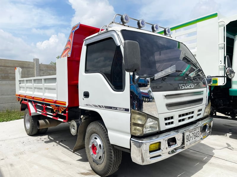 ISUZU NQR 175 แรงม้า รถบรรทุก 6ล้อ ดั้มพ์ ปี 2554