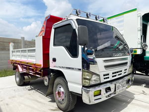 ISUZU NQR 175 แรงม้า รถบรรทุก 6ล้อ ดั้มพ์ ปี 2554