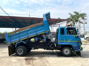 6 ล้อดั้มฟ้า  ISUZU  145 แรง ปี 35 ยาว 3.6 x 2 m.