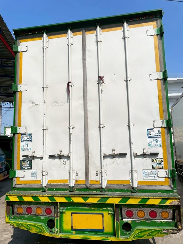 6 ล้อ ตู้บรรทุกเขียว 10 บาน  ISUZU FTR 195 แรง ปี 40