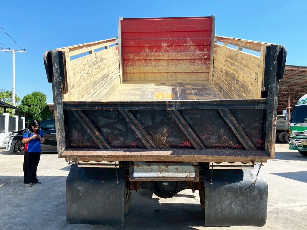 6 ล้อ ดั้ม  ISUZU FTR 240 แรง ปี 56