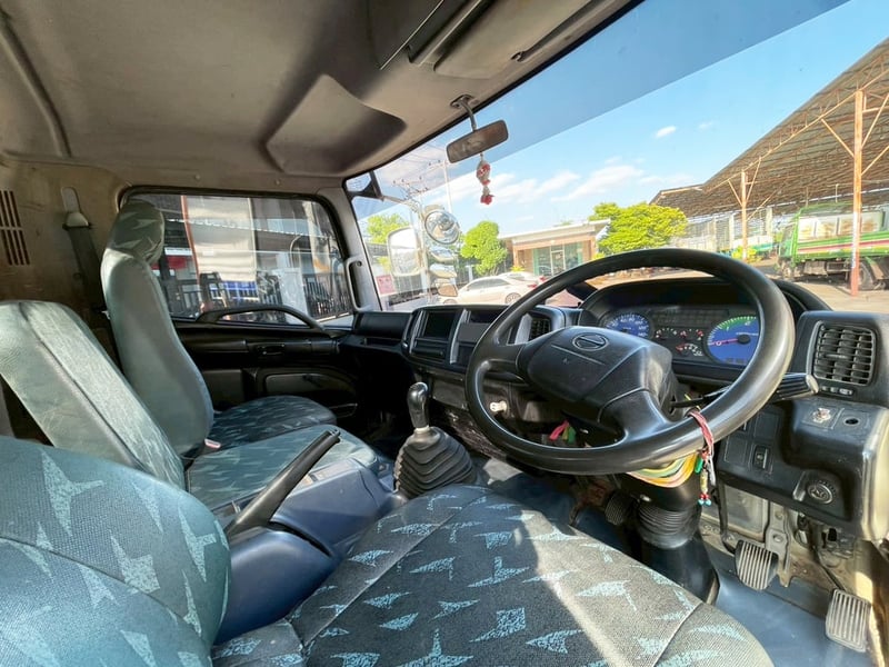 6 ล้อ ติดเครน HINO FC4J 144 แรง ปี 47