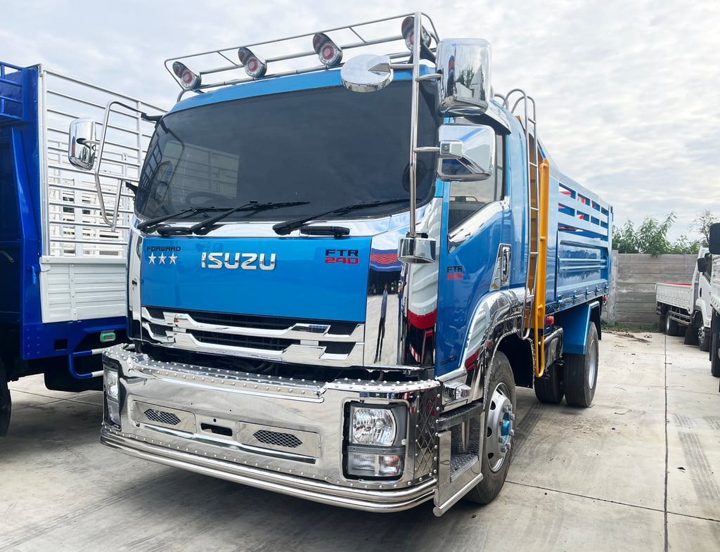 6 ล้อดั้ม ฟ้านำทรัพย์ ISUZU FTR34 240 แรง ปี 56 6 ล้อดั้ม ฟ้านำทรัพย์ ISUZU FTR34 240 แรง ปี 56