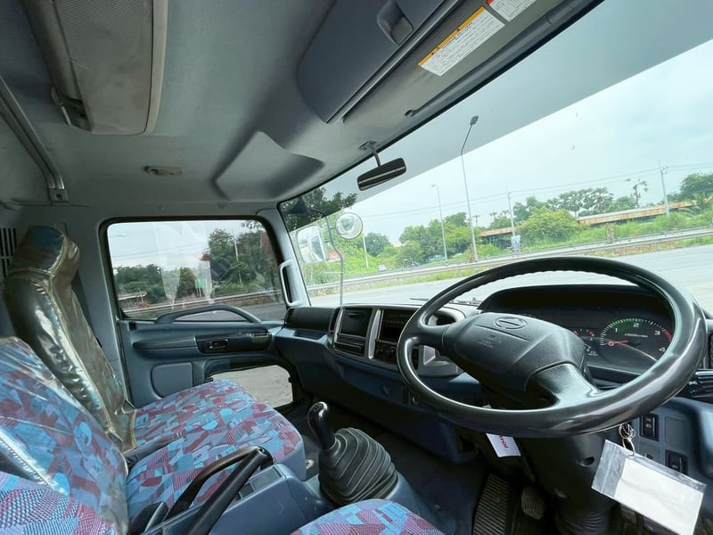 6 ล้อ คอก HINO FG9J 175 แรง ปี 55 ยาว 5.6 x 2.2  ม.