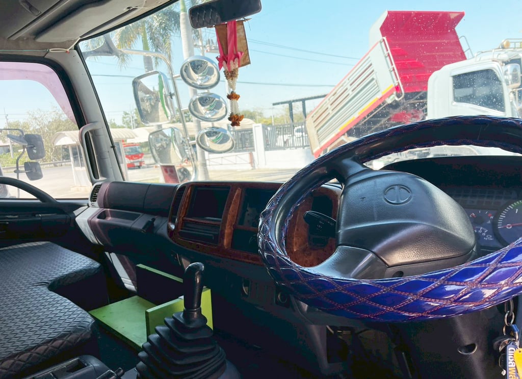 6 ล้อ ตู้สิบบาน  HINO FG8J 212  แรง ปี 53