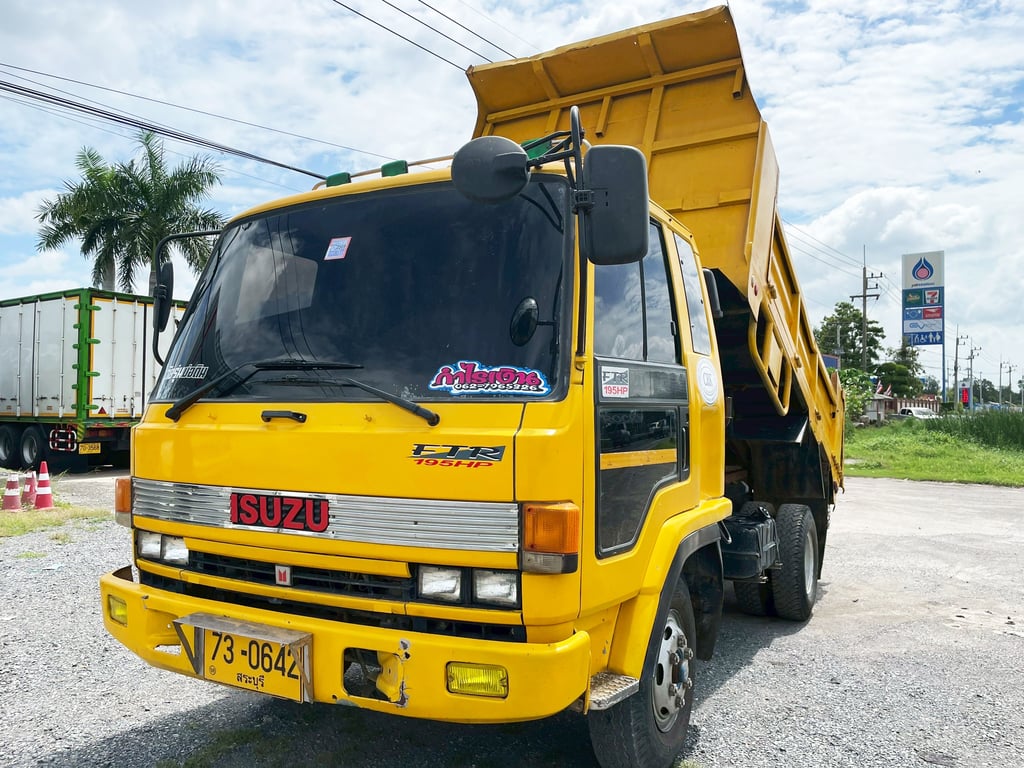 6 ล้อ ดั้ม  เหลืองเรืองทรัพย์ ISUZU FRR 195 แรง ปี 48
