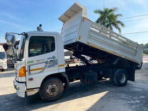 6 ล้อ ดั้มขาว  HINO FC9J 145 แรง ปี 53