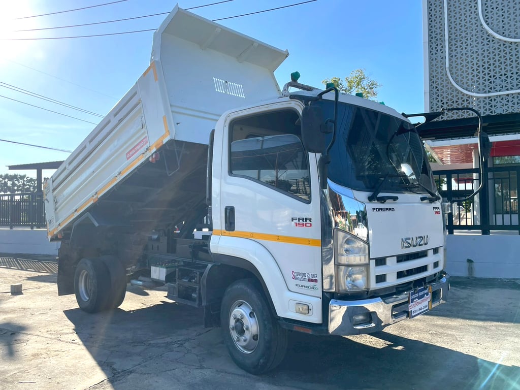 6 ล้อ ดั้ม เข้ามาแล้ว ISUZU FRR 190 แรง ปี 56 6 ล้อ ดั้ม เข้ามาแล้ว ISUZU FRR 190 แรง ปี 56