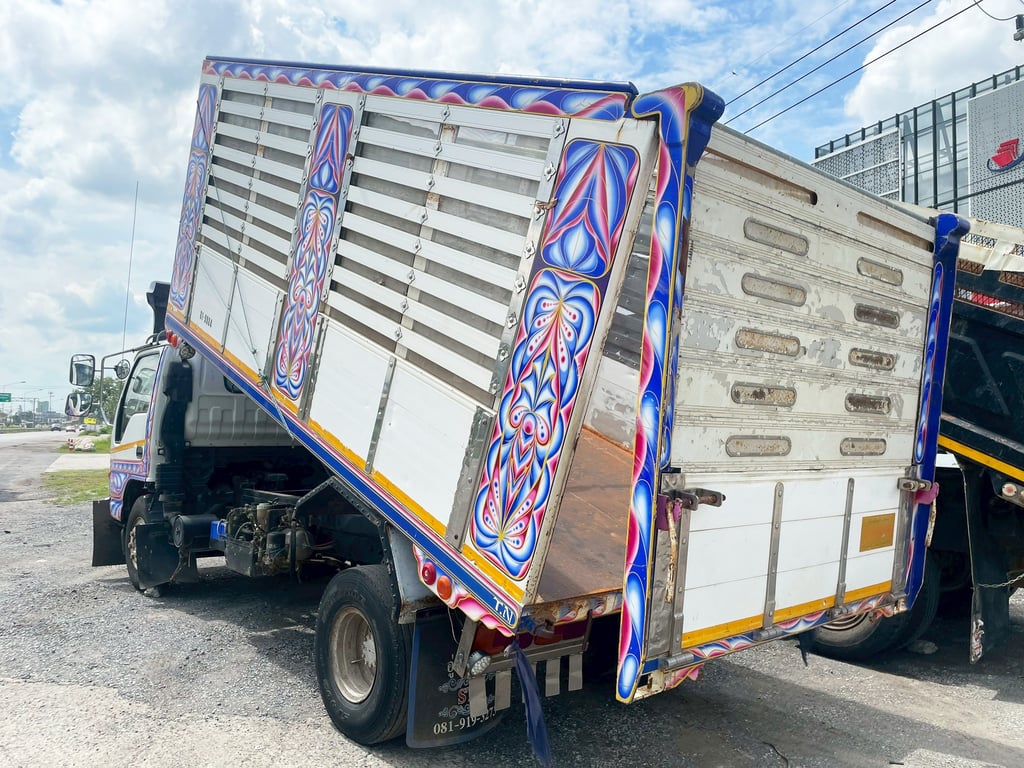 ISUZU NPR 120 แรง ปี 40 ยาว 4.3 x 2.2 x 1.8 ม.