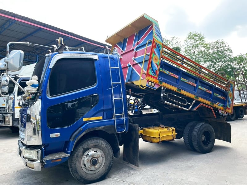 6 ล้อ ดั้ม   MITSUBISHI FUSO 240 แรง ปี 45 