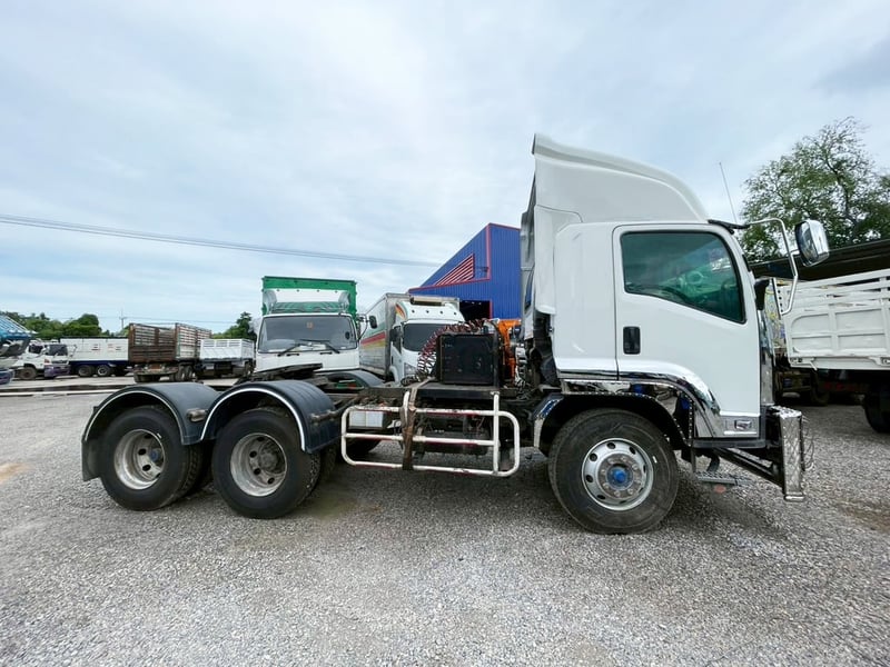 10 หัวลาก ขาวมากทรัพย์  ISUZU FTR 240 แรง ปี 55 ทำสีใหม่รอบคัน