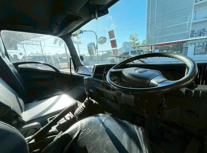 6 ล้อ คอกสูง FRR90 210 แรง ปี 54 ยาว 6.5 x 2.3 x 2.1 m.